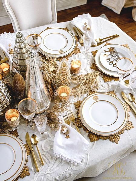 32 Feste Weihnachtstisch -Einstellungsideen, die die Feiertagsfreude bringen