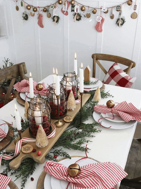 32 Feste Weihnachtstisch -Einstellungsideen, die die Feiertagsfreude bringen
