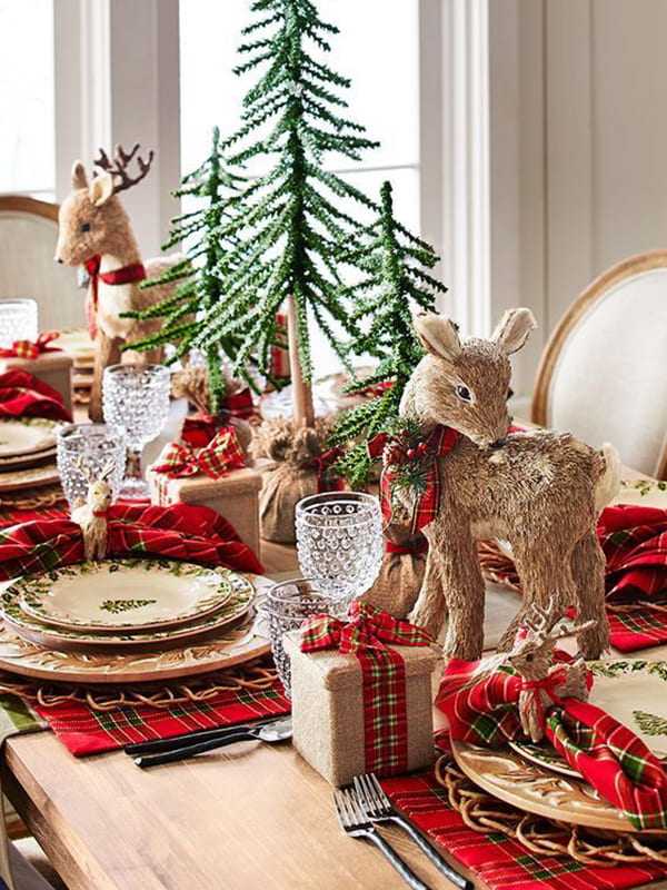 32 Feste Weihnachtstisch -Einstellungsideen, die die Feiertagsfreude bringen