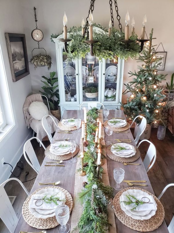 32 Feste Weihnachtstisch -Einstellungsideen, die die Feiertagsfreude bringen